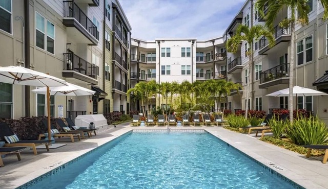 *NEW* 5 min Downtown/ UT/ Hyde Park 1 Bdrm