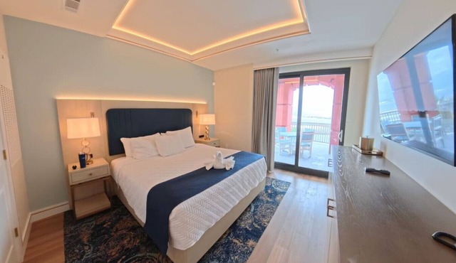 New Luxury Harbor Suites