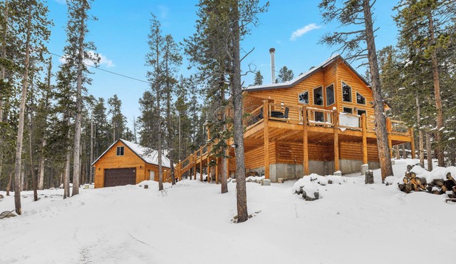 New! Mountain Cabin w/Fireplace and Large Deck, 25 Miles to Breckenridge - Tranquility Inn