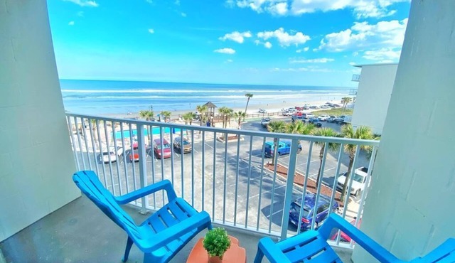 NEW! Ocean Front With Balcony King Size Bed Studio