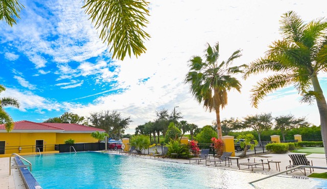 *NEW* The Getaway- Dual suites, pool- South Tampa