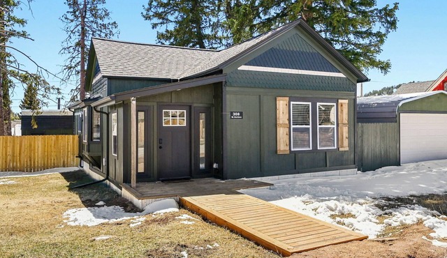 Newly Rennovated Walking Distance to Downtown Cripple Creek Donkies