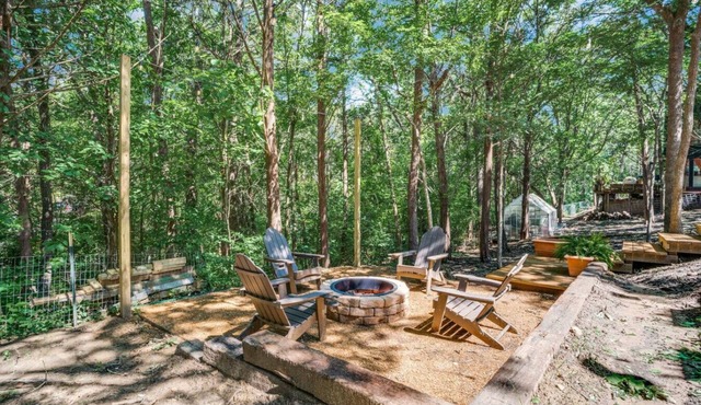 No Bad Vibes | Lake Texoma Retreat w Huge Deck