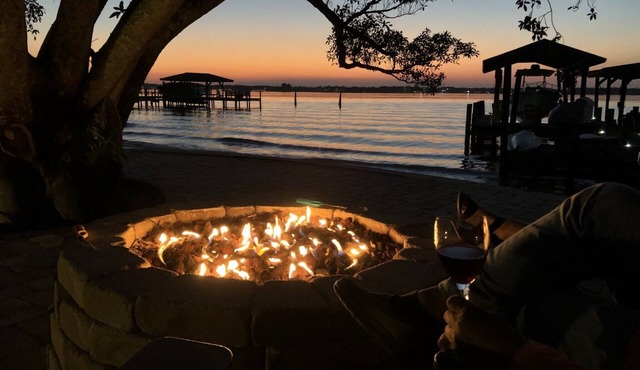 NOW ACCEPTING ONE YEAR LEASES ON OUR WATERFRONT HOME!
