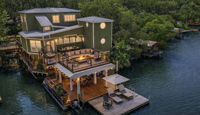 Oak & Oar on LBJ | Waterfront + Private Dock