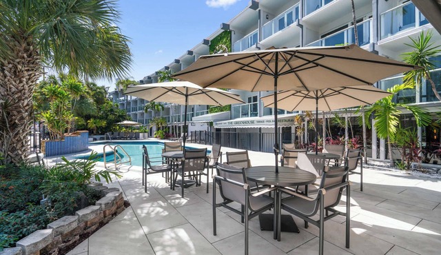Ocean Blvd King Suite Near the Beach!