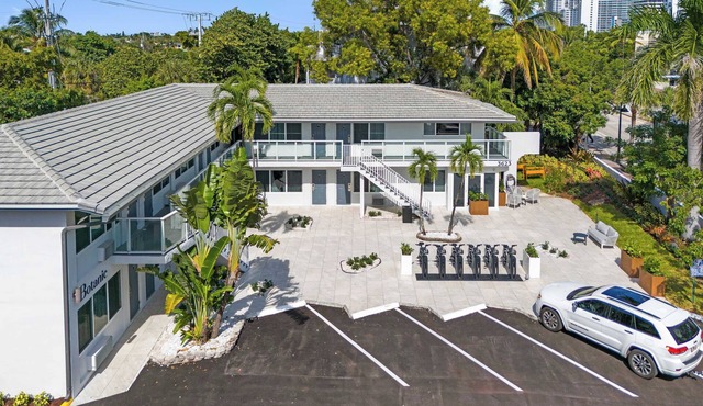 Ocean Blvd Two Doubles Suite with Kitchenette!