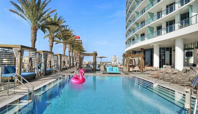 Ocean View Balcony| Beachfront Resort| Pools+ Gym