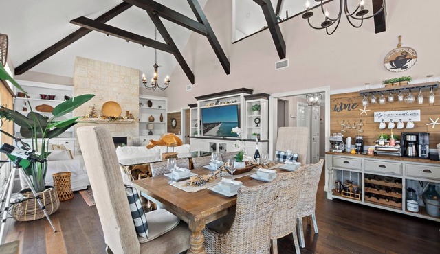 Ocean Views! Pet Friendly, Amazing Private Beach NEW POOL