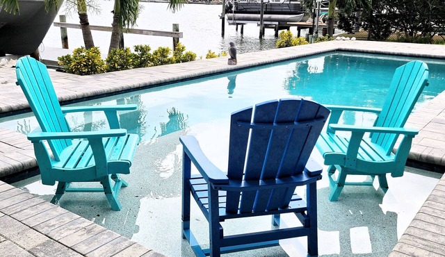 Oceanfront, 3/2 pool house minutes to the beach