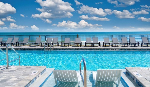 Oceanfront 1 bedroom condo in Daytona Beach Florida- sleeps 4 people, ocean view
