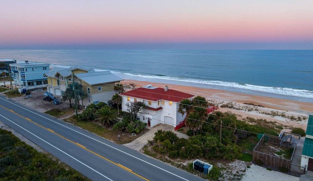 Oceanfront 4BR Home w/Direct Beach Access-The Beach Bum
