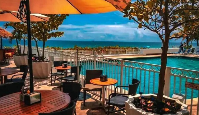 Oceanfront Balcony 7th Floor