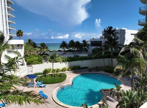 Oceanfront Condo - Ocean Views, Pool, Gym Hollywood Beach