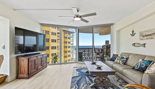 🏖️Oceanfront Golden Arms | Pool | Walk to shopping & dining | #501🌊