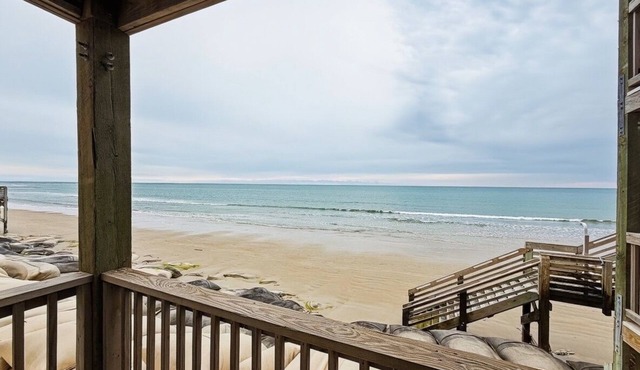 Oceanfront 1Bedroom Condo - First Floor - Sleeps 6