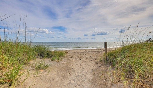 Oceanside: Beachfront Fort Pierce Retreat