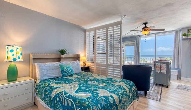 Oceanview Studio, 2 Pools, Beach, Game Room, Patio