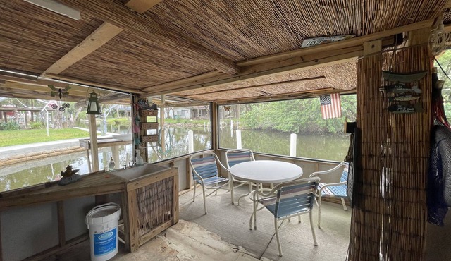 Old Country Living Ozello Keys 1 BR/1BA Waterfront Fishing Cabin