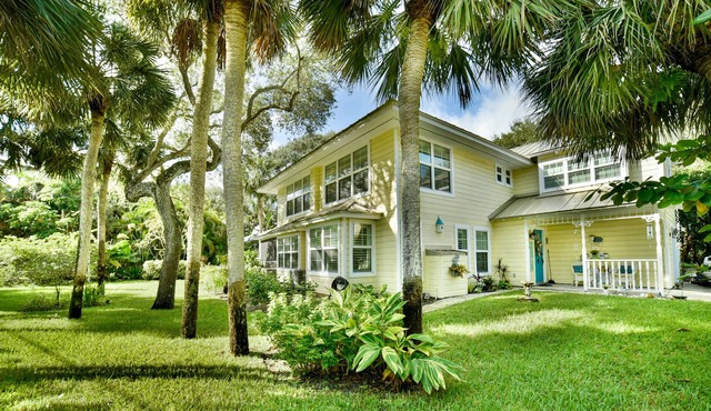 Old Florida Beach Cottage - 6 houses to the private beach
