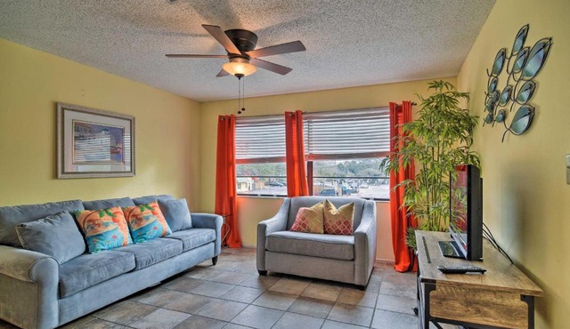 On-Site Beach Access: Walkable Gulf Coast Retreat
