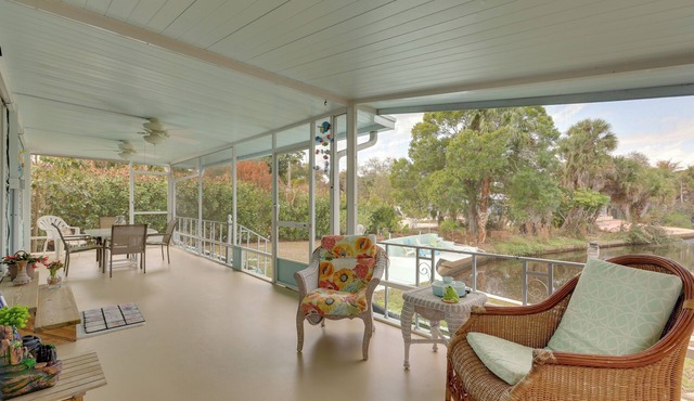 Paddle on the River! Waterfront Retreat in Stuart