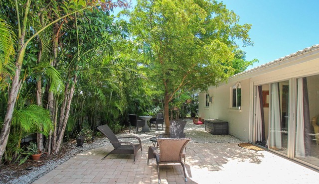 Palm Garden: Home Near Siesta Key