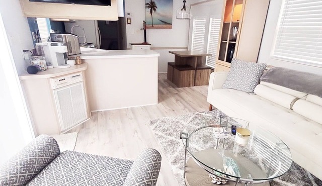Palm Set~ Golf Cart included 2 Bedroom 1.5 Bath