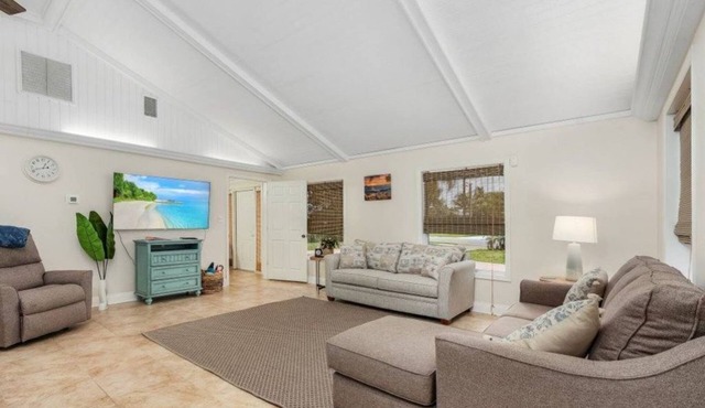 Paradise Getaway at our Luxury & Spacioius 4 BR beauty