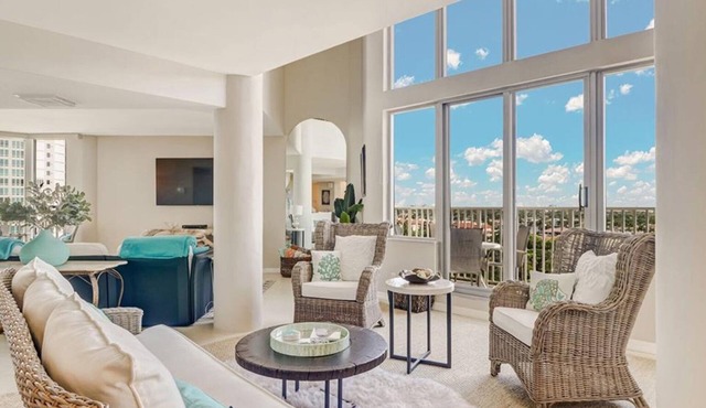 Park Shore Condo - Savoy