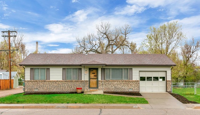 Park Views~Affordable Comfort~Walk to Downtown