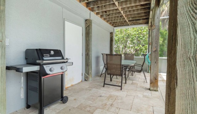 Peaceful 3BR Island Home with Private Pool – Walk to the Beach!