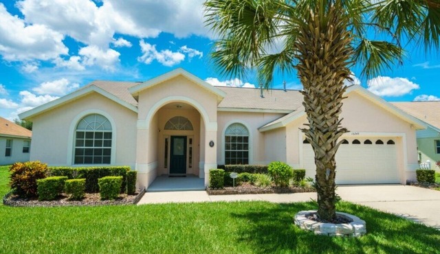 Peaceful lake view villa located in Orange Tree