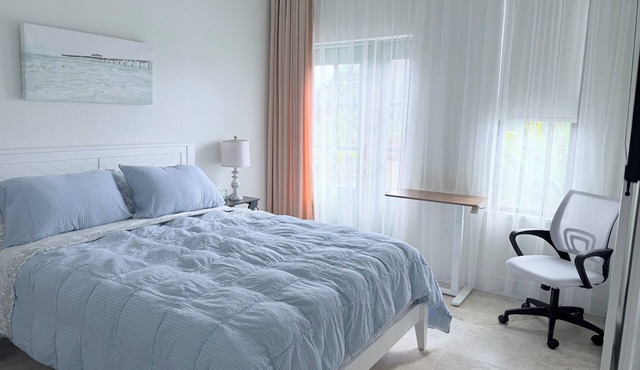 Peaceful private unit with own entrance and pool access