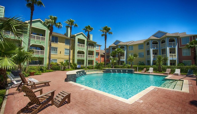 Peaceful, Tropical Beach Condo on Seawall Blvd, Galveston, Tx.