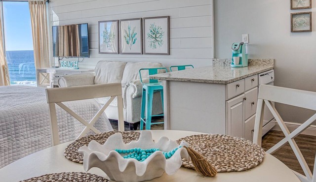 🏖️ Penthouse Beachfront Studio | Free Chairs + Early Check-In | Salty Turtles®