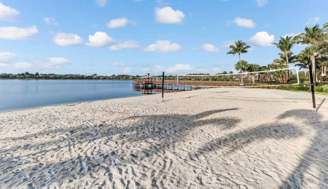 Perfect for Group Getaways! 2 Spacious Units, Spa Services, Golf, On-Site Dining