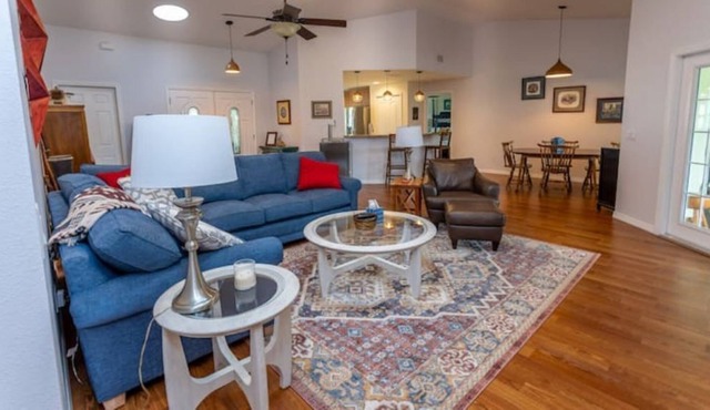 Perfect Getaway ~ Full House 3 bedrooms 2 full baths