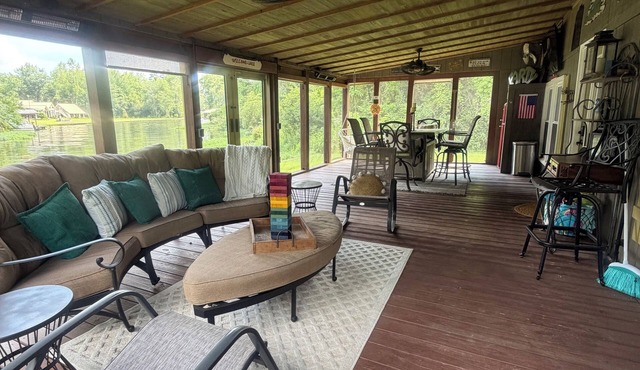 Perfect Lake Blackshear Family Escape with Big Screen Porch & Outdoor Fun Galore