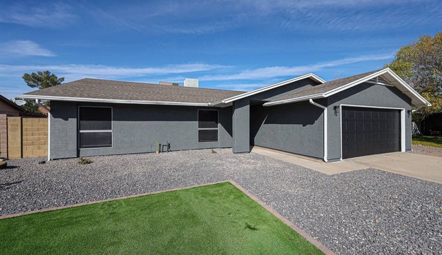 Pet-Friendly 3BR Glendale Stay w/Fenced Yard