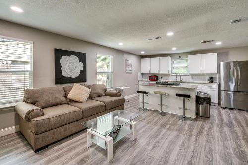 Pet-Friendly Home Near Dallas w/Private Backyard