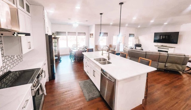 Pet Friendly Rancher Brand New on 40 Acre