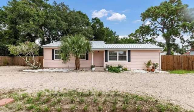 pet friendly mid-century cottage near beaches