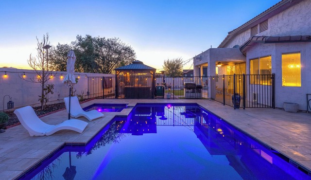 Phoenix Resort Home: Open Concept Pool Spa Cabana Families Love It!