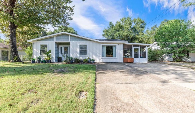 Pickleball Pets Ping-Pong Fire Pit 2m to Beach