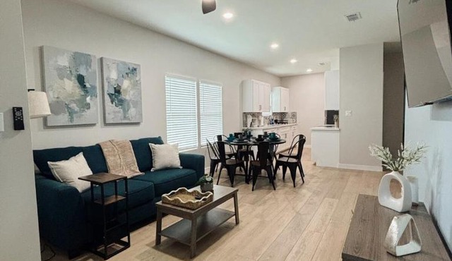 Pierce Haven, Modern Retreat with Private Patio in Harlingen