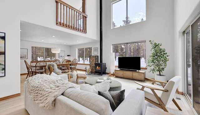 Pine View Home - 6bdr/5bath - 3 King/3 Queen - Private on 5 Acres