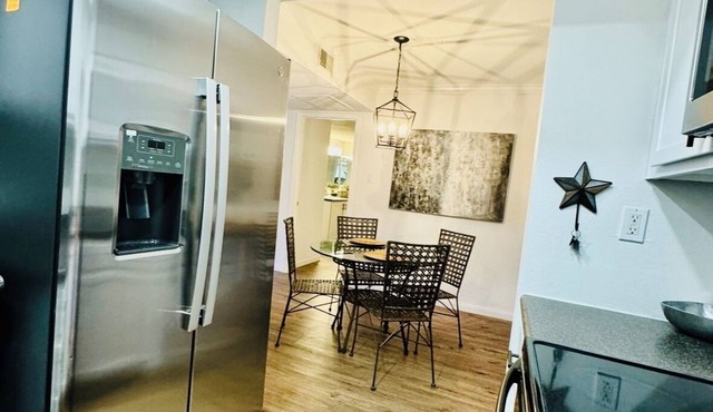 Play, work, relax in Scottsdale luxury ! Prime location for all events!