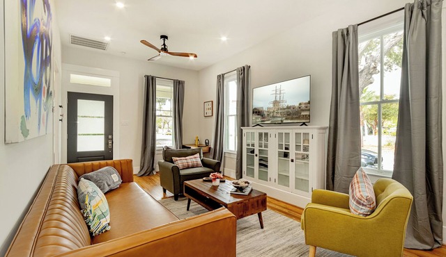 Pleasure Pier Stylish Stay Near Beach | Games BBQ