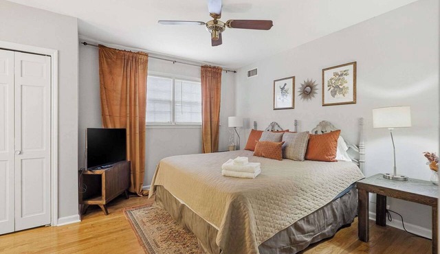Pondfront House: Kayaks, Fishing, Trails & Kids Welcome!